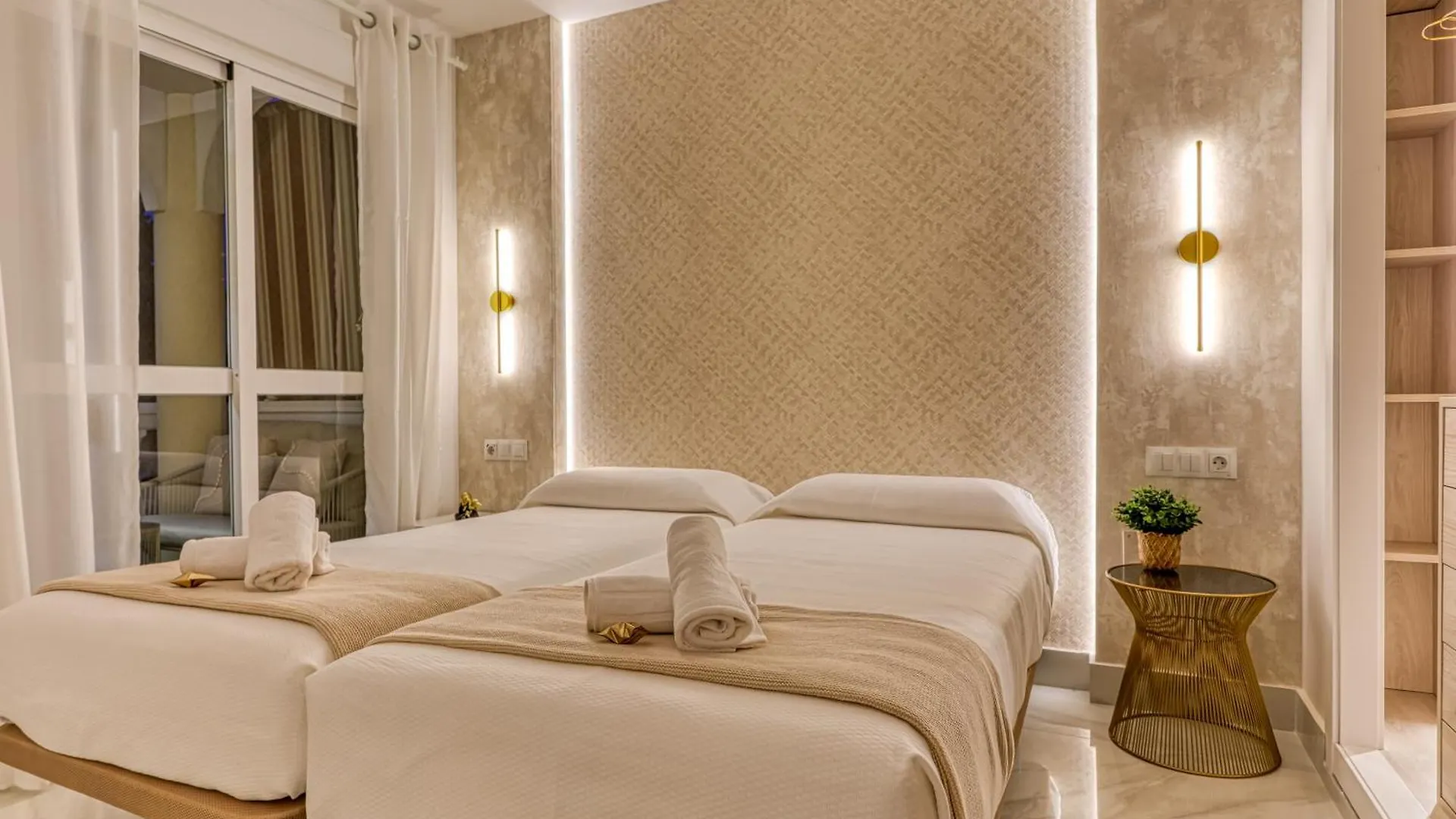 Colinamar Luxury Apartment Near Airport And Beach توريمولينوس