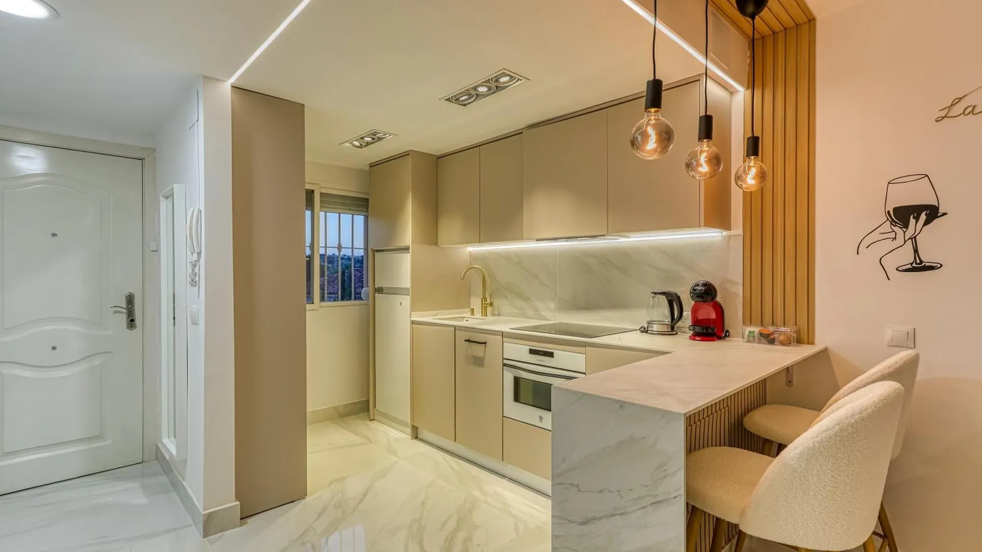 Colinamar Luxury Apartment Near Airport And Beach توريمولينوس