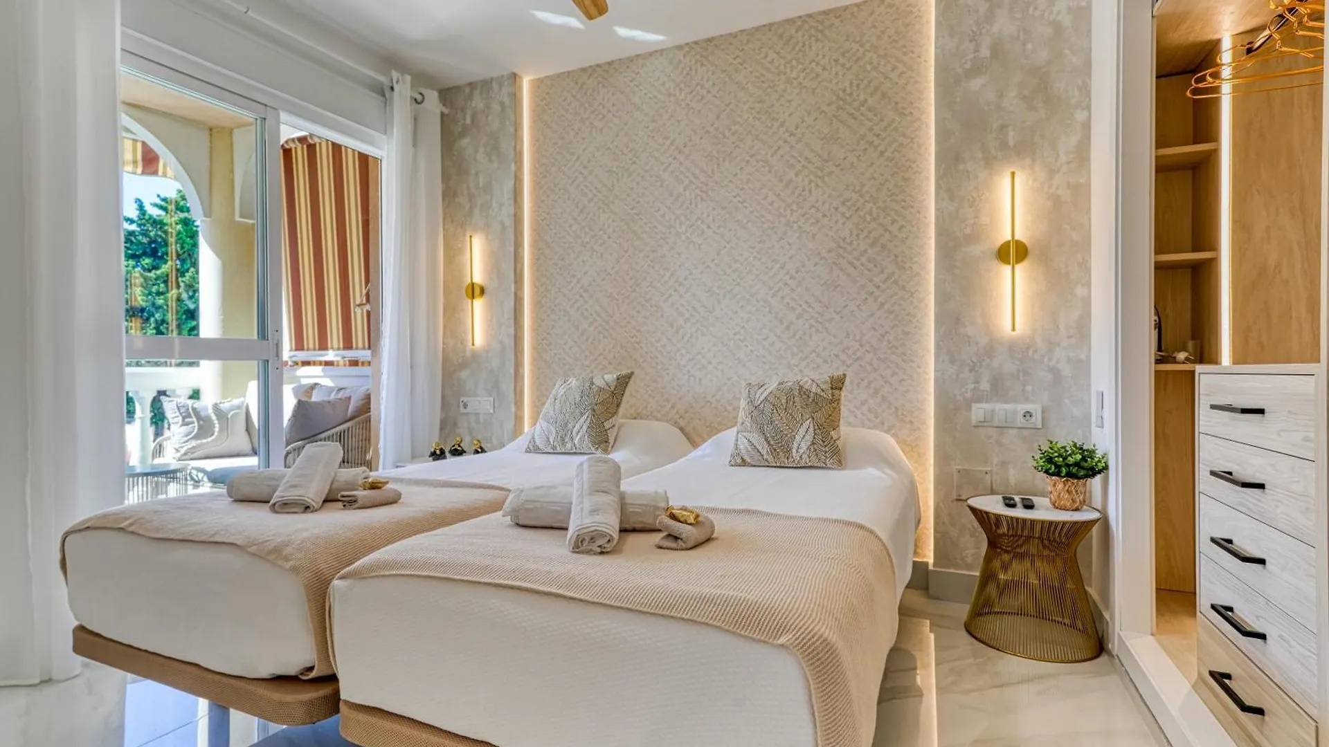 Colinamar Luxury Apartment Near Airport And Beach توريمولينوس 0*,