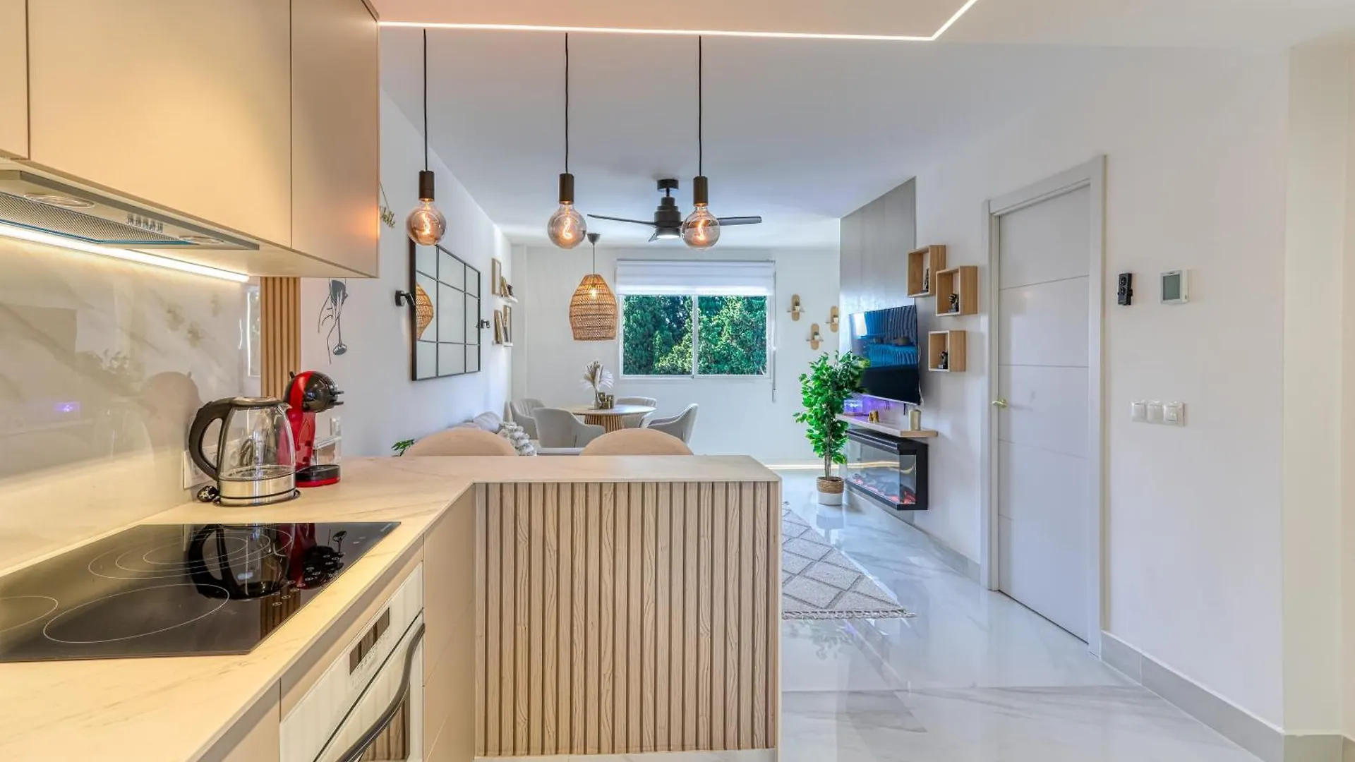 Colinamar Luxury Apartment Near Airport And Beach توريمولينوس