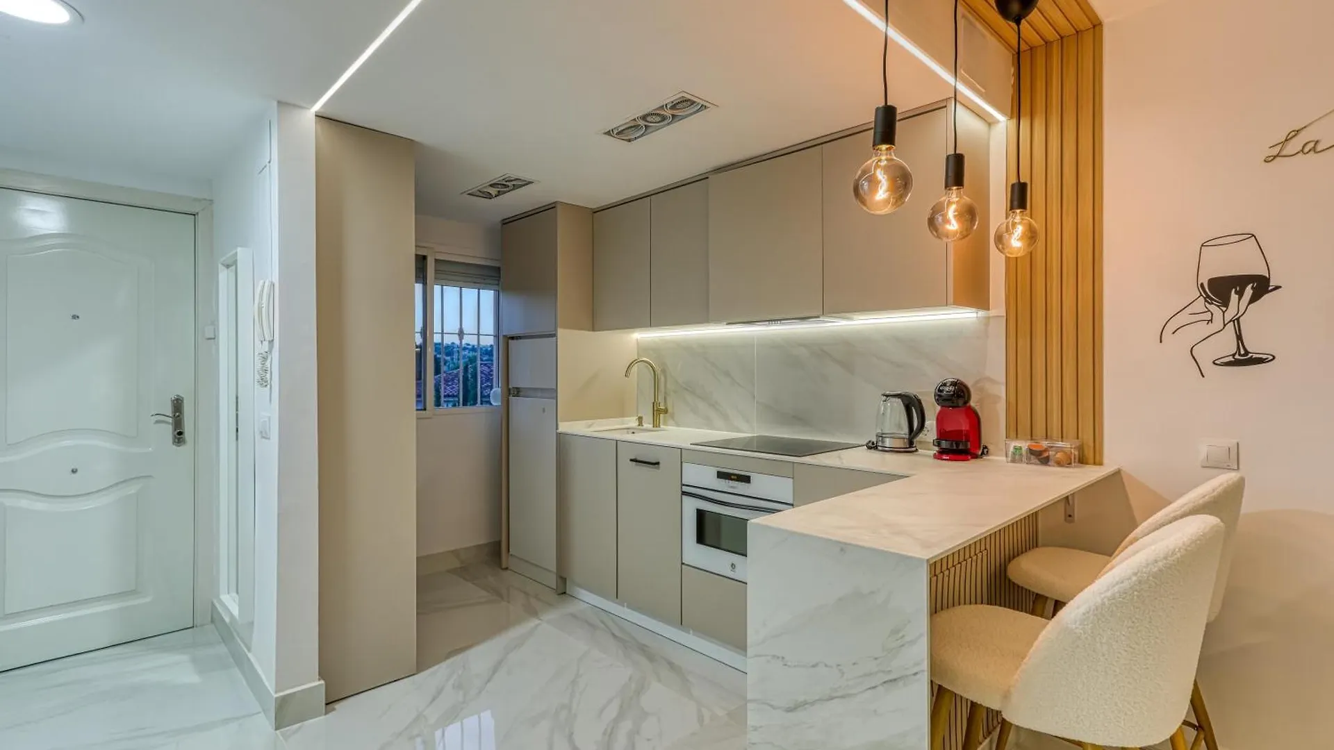 Colinamar Luxury Apartment Near Airport And Beach توريمولينوس